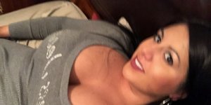 Laura-lou live escort in Lake Ridge VA, erotic massage